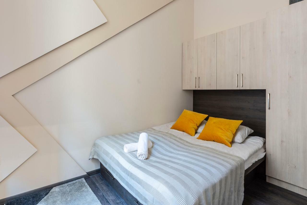 Deluxe Downtown 2 Bedrm, 2 Bathrm Apartamento